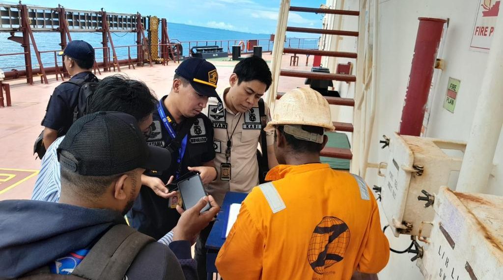 Alami Karam di Perairan Misool Raja Ampat, Kantor Imigrasi Sorong Berikan Izin Tinggal Force Mojour Bagi Kapal CV. Indian Partnership