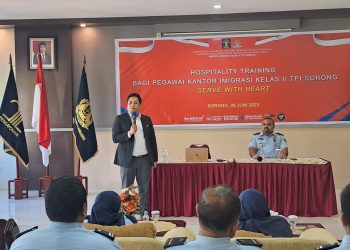 Tingkatkan Pelayanan Prima, Imigrasi Sorong Hadirkan Hospitality Training Bagi Pegawai
