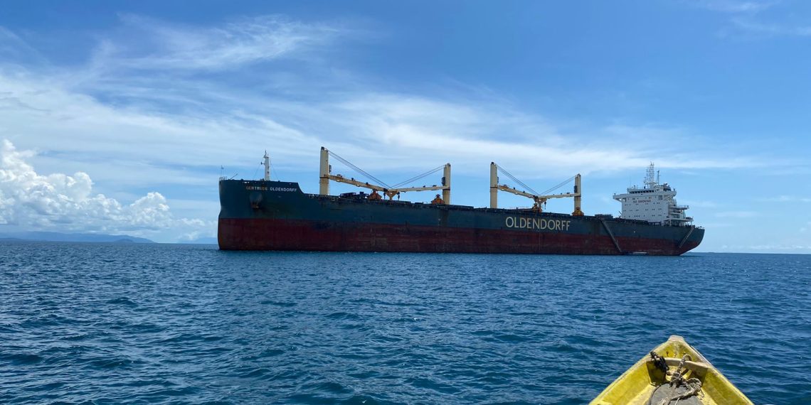 Satu Lagi! Imigrasi Sorong Periksa Kapal MV. Gertrude Oldendorff, Bala Bantuan Kapal Karam Di Misool