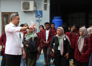 Berbagi Ilmu, Kakanim Sorong Sambut Hangat Kunjungan Kuliah Lapangan Mahasiswa Unimuda