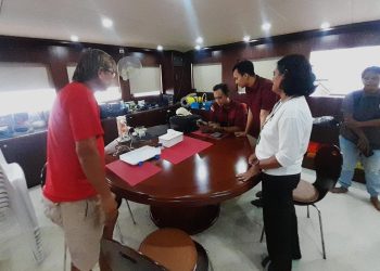 Kedatangan Kapal HENRIETTA III, Imigrasi Sorong Lakukan Pemeriksaan Keimigrasian