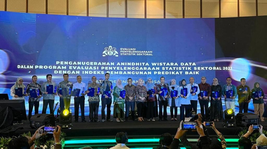 Kemenkumham Terima Penganugerahan dari BPS