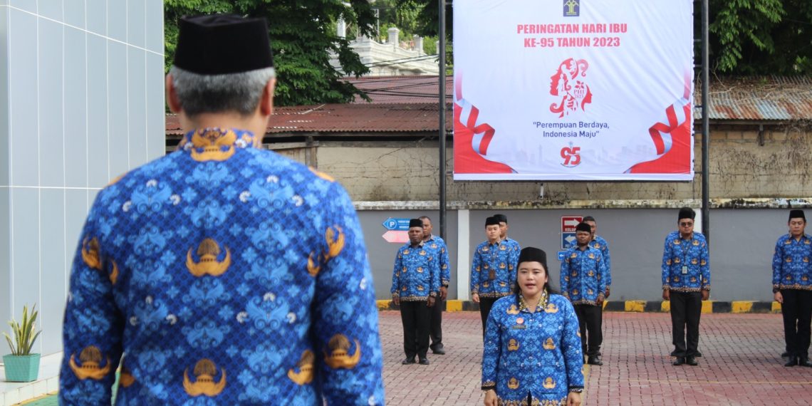 Pegawai Perempuan Lancarakan Kegiatan Upacara Peringatan Hari Ibu Ke-95 di Lingkungan Kantor Imigrasi Sorong