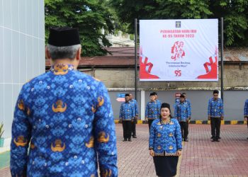 Pegawai Perempuan Lancarakan Kegiatan Upacara Peringatan Hari Ibu Ke-95 di Lingkungan Kantor Imigrasi Sorong
