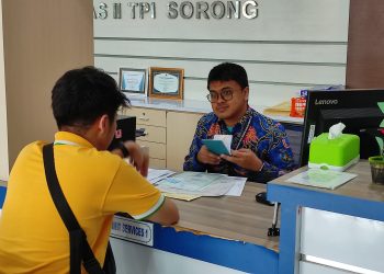 Hari Kedua: Jumlah Pemohon Layanan Paspor Simpatik Membeludak
