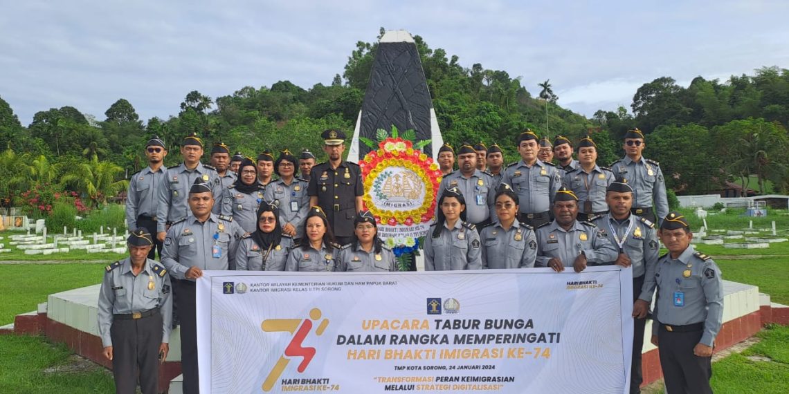 Hari Bhakti Imigrasi ke-74: Imigrasi Sorong Sajikan Penghormatan dalam Tabur Bunga untuk Para Pahlawan
