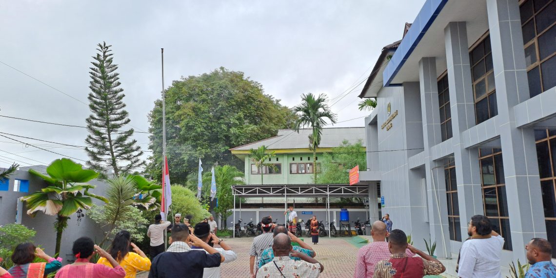 Imigrasi Sorong : Pakaian Adat Mewarnai Kegiatan Upacara Peringatan Hari Lahir Pancasila 2024