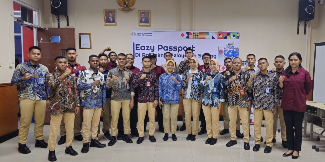 Eazy Passport di Poltekpel Sorong, Imigrasi Sorong Layani 80 Pemohon