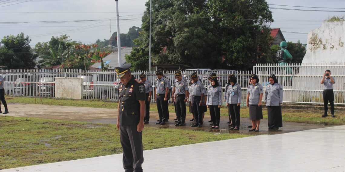Imigrasi Sorong, Lapas Sorong, dan Bapas Sorong Gelar Upacara Tabur Bunga di Taman Makam Pahlawan Tri Jaya Sakti Sorong