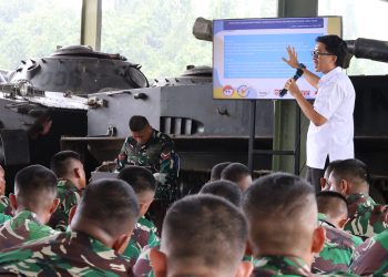 Imigrasi Sorong Berikan Pembekalan Keimigrasian kepada Satgasmar Pam Puter XXIX di Koarmada III Katapop