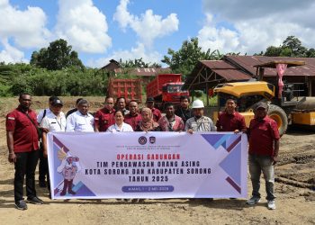 Operasi Gabungan : Kantor Imigrasi kelas II TPI Sorong dan Instansi terkait lakukan Pengawasan Perusahaan yang mempekerjakan WNA