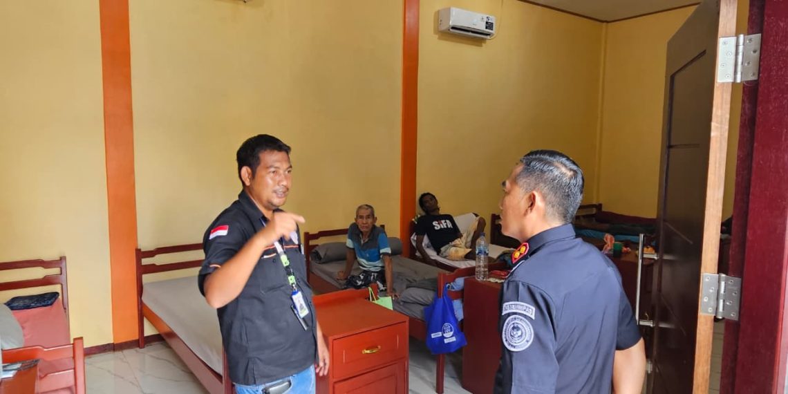 Imigrasi Sorong Gelar Bakti Sosial Bagi Lansia di Griya Lansia At-Taubah Peduli