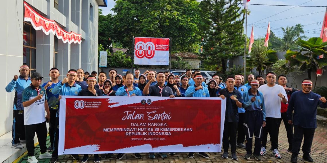 Jalan santai diikuti segenap jajaran Imigrasi Sorong