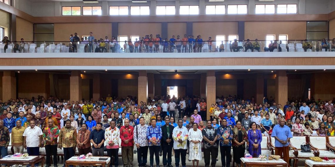 Kepala Kantor Imigrasi Kelas II TPI Sorong Hadiri Syukuran 1 Tahun Kepemimpinan Gubernur dan Wakil Gubernur Papua Barat Daya