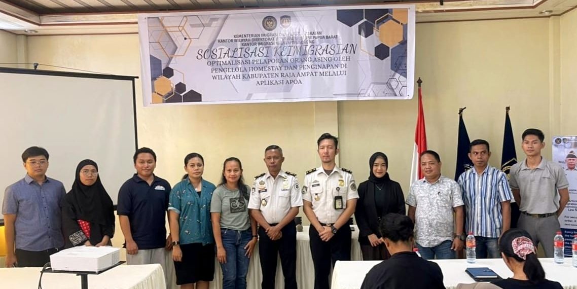 Imigrasi Sorong Gelar Sosialisasi Optimalisasi Pelaporan Orang Asing di Raja Ampat