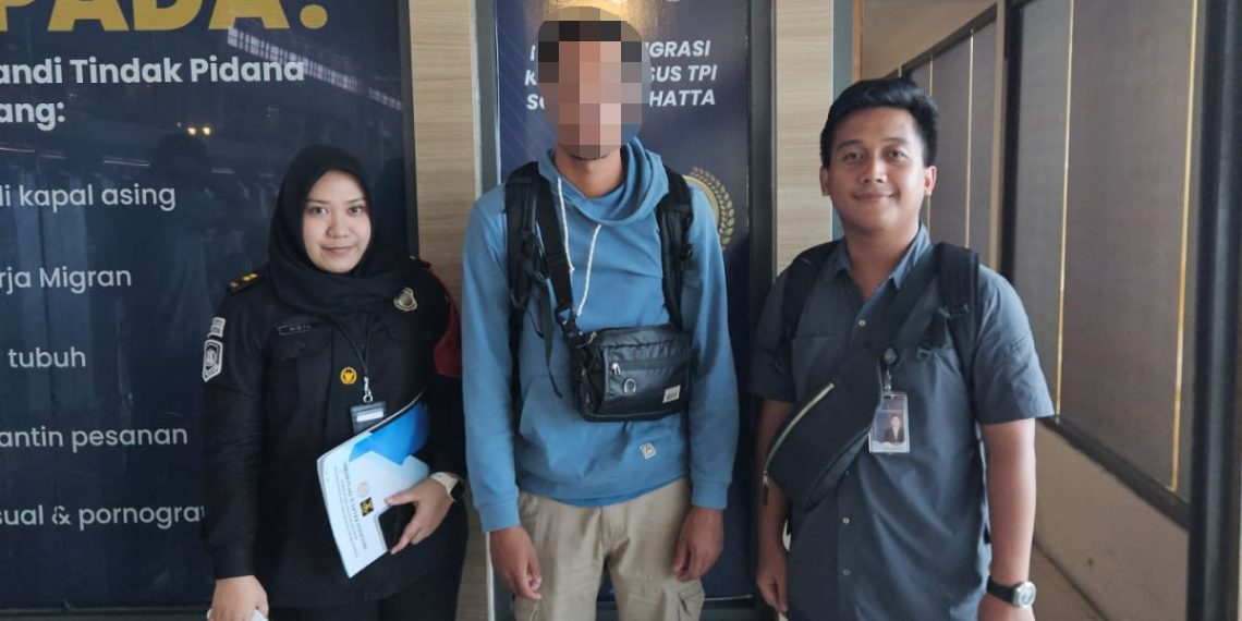 Kantor Imigrasi Sorong Laksanakan Deportasi Warga Negara Amerika Serikat yang Melanggar Izin Tinggal