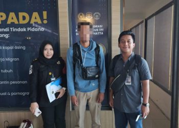 Kantor Imigrasi Sorong Laksanakan Deportasi Warga Negara Amerika Serikat yang Melanggar Izin Tinggal