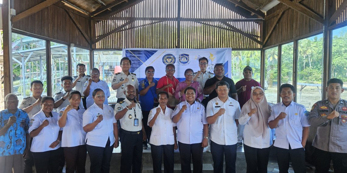 Kantor Imigrasi Kelas II TPI Sorong Gelar Sosialisasi, Pembentukan, dan Pembinaan Desa Binaan Imigrasi di Kelurahan Saoka
