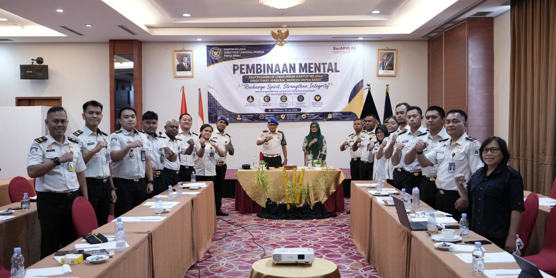 Kantor Imigrasi Kelas II TPI Sorong Ikuti Pembinaan Mental untuk Meningkatkan Resiliensi dan Kesehatan Mental Pegawai