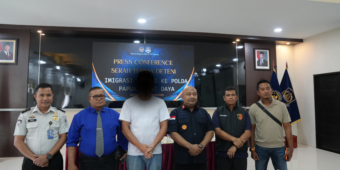 Imigrasi Sorong Serahkan Deteni kepada Polda Papua Barat Daya untuk Proses Penanganan Perkara
